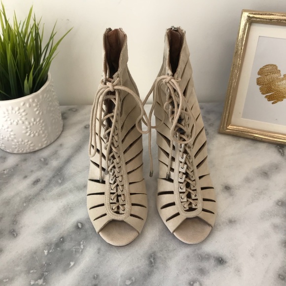 Steve Madden Lace-Up Booties Size 7.5 - Picture 6 of 8